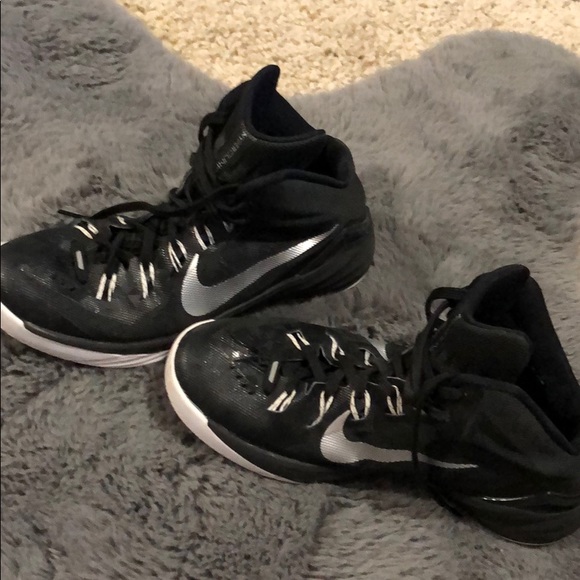 Nike Black Hyperdunk basketball Shoes - Picture 2 of 4
